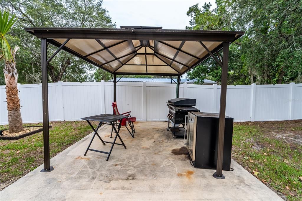 En Venta: $395,900 (3 camas, 2 baños, 2352 Pies cuadrados)