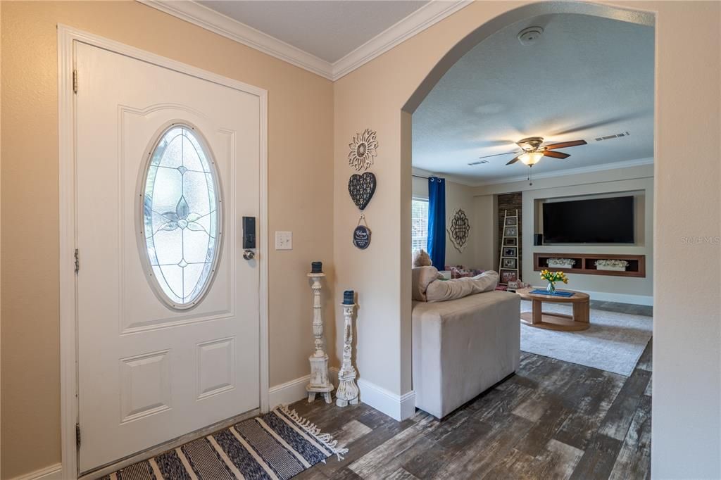 En Venta: $395,900 (3 camas, 2 baños, 2352 Pies cuadrados)