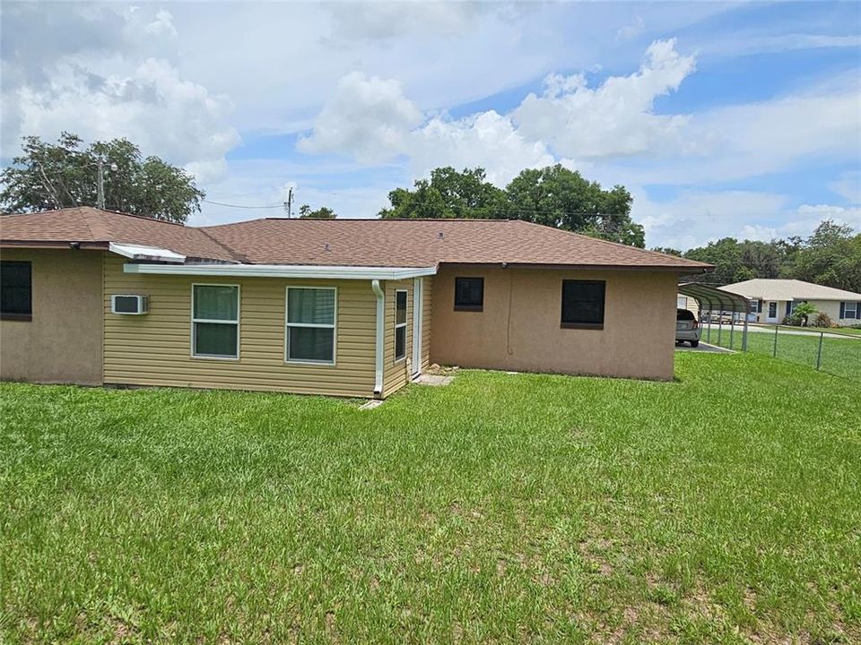 合同活跃: $235,000 (3 贝兹, 2 浴室, 1140 平方英尺)