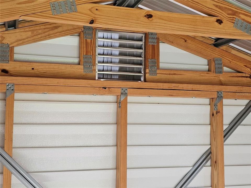 合同活跃: $235,000 (3 贝兹, 2 浴室, 1140 平方英尺)