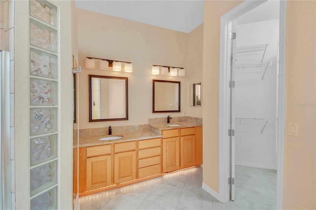 На продажу: $1,095,000 (5 спален, 4 ванн, 3498 Квадратных фут)