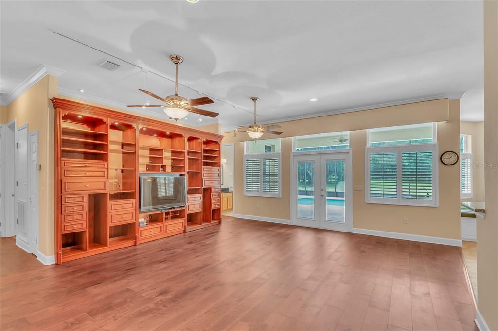 На продажу: $1,095,000 (5 спален, 4 ванн, 3498 Квадратных фут)