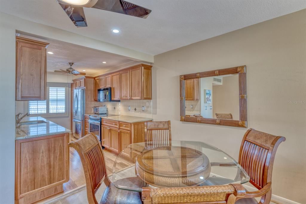 出租: $2,750 (2 贝兹, 2 浴室, 1065 平方英尺)