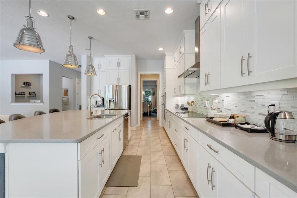 待售: $1,580,000 (6 贝兹, 6 浴室, 5255 平方英尺)