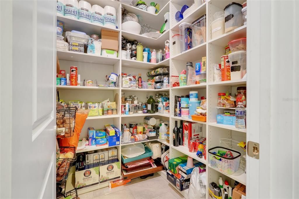 待售: $1,580,000 (6 贝兹, 6 浴室, 5255 平方英尺)