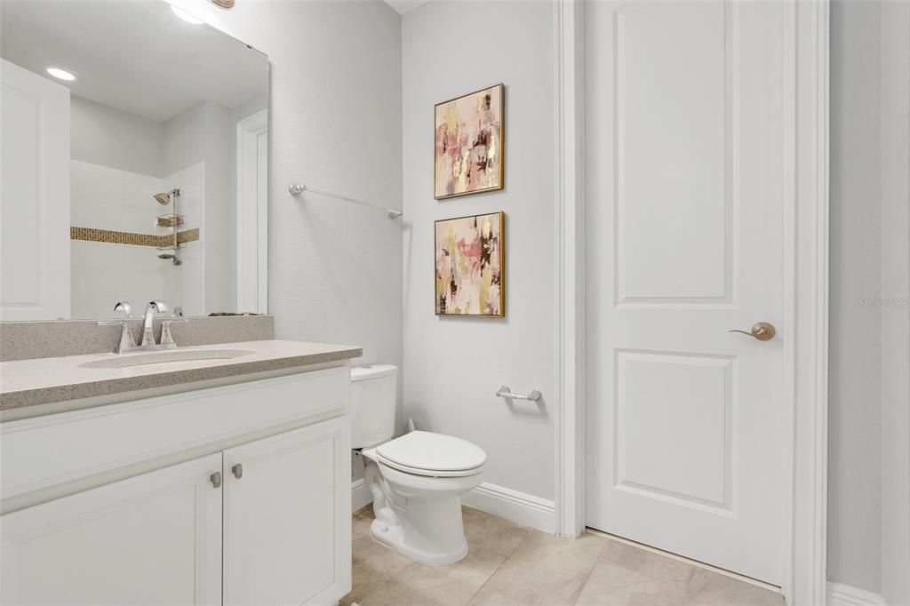 待售: $1,580,000 (6 贝兹, 6 浴室, 5255 平方英尺)