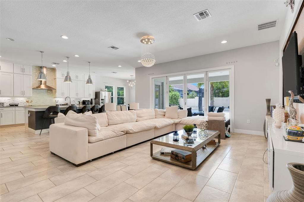 待售: $1,580,000 (6 贝兹, 6 浴室, 5255 平方英尺)