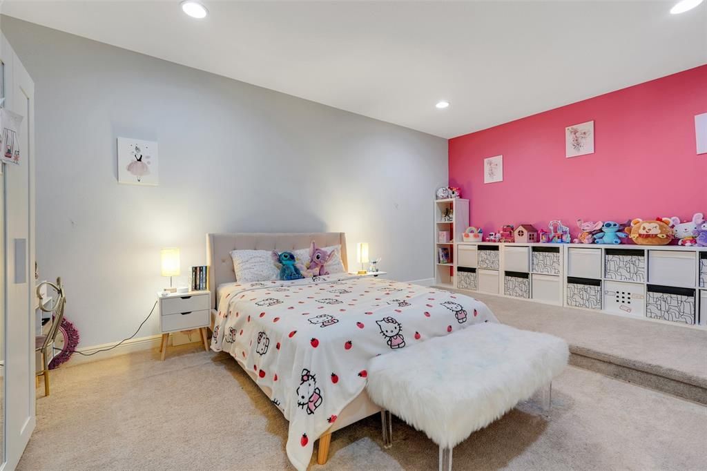 待售: $1,580,000 (6 贝兹, 6 浴室, 5255 平方英尺)