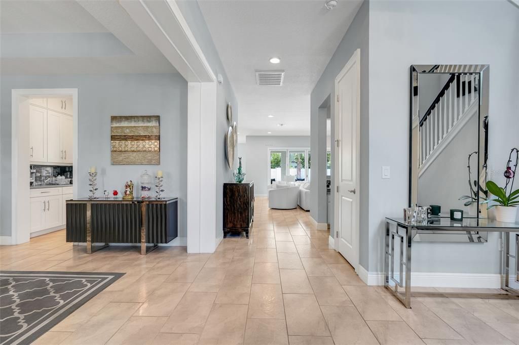 待售: $1,580,000 (6 贝兹, 6 浴室, 5255 平方英尺)