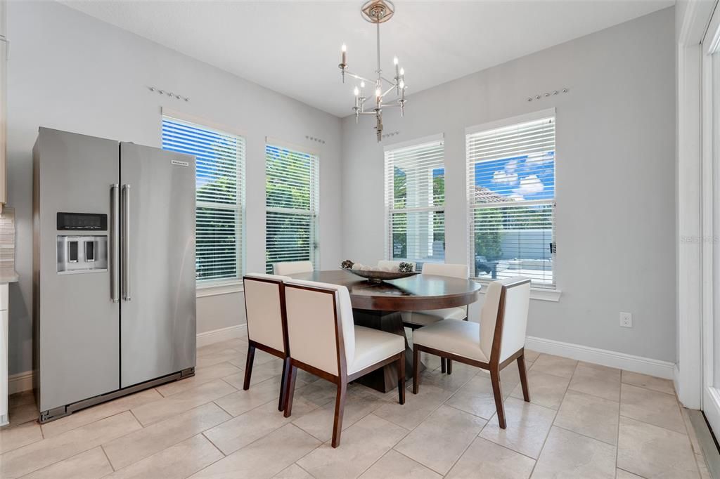 待售: $1,580,000 (6 贝兹, 6 浴室, 5255 平方英尺)