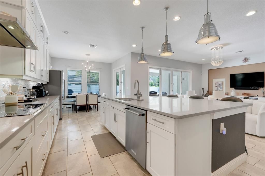 待售: $1,580,000 (6 贝兹, 6 浴室, 5255 平方英尺)