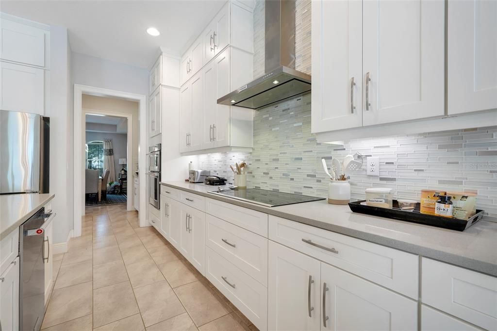 待售: $1,580,000 (6 贝兹, 6 浴室, 5255 平方英尺)