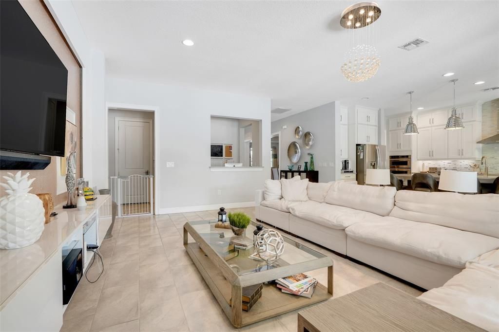 待售: $1,580,000 (6 贝兹, 6 浴室, 5255 平方英尺)