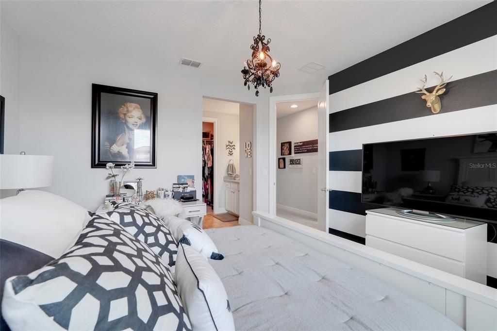 待售: $1,580,000 (6 贝兹, 6 浴室, 5255 平方英尺)