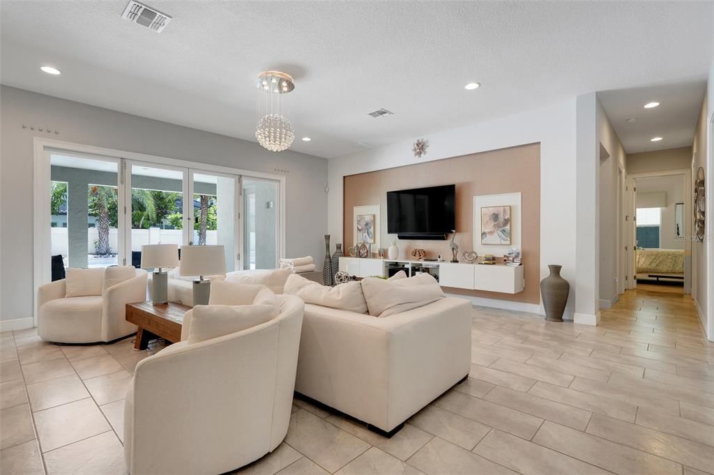 待售: $1,580,000 (6 贝兹, 6 浴室, 5255 平方英尺)