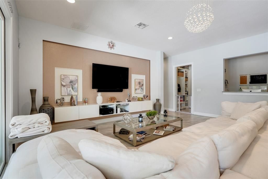 待售: $1,580,000 (6 贝兹, 6 浴室, 5255 平方英尺)