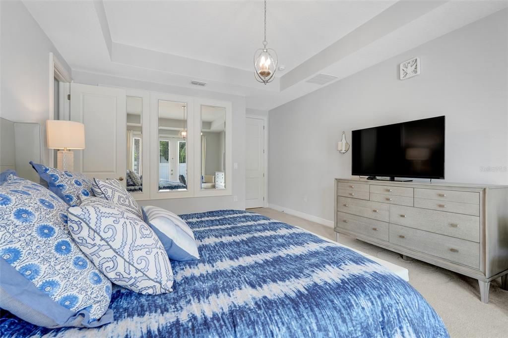 待售: $1,580,000 (6 贝兹, 6 浴室, 5255 平方英尺)