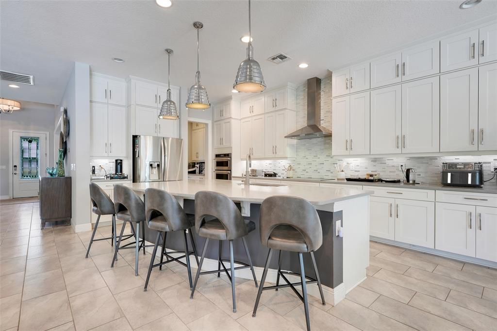 待售: $1,580,000 (6 贝兹, 6 浴室, 5255 平方英尺)