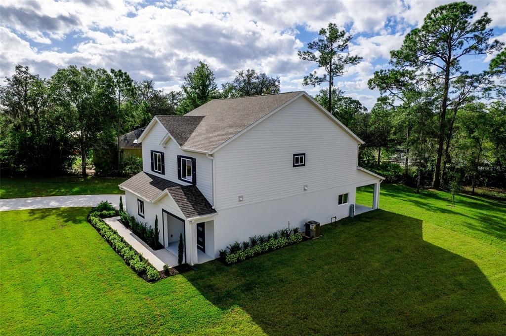 En Venta: $599,000 (4 camas, 2 baños, 2700 Pies cuadrados)