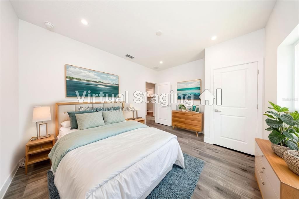 En Venta: $599,000 (4 camas, 2 baños, 2700 Pies cuadrados)