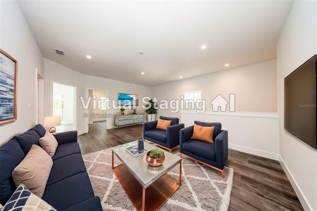 En Venta: $599,000 (4 camas, 2 baños, 2700 Pies cuadrados)