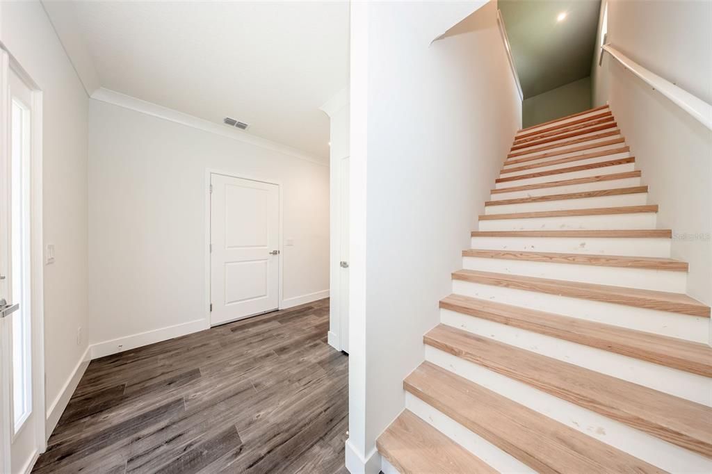 En Venta: $599,000 (4 camas, 2 baños, 2700 Pies cuadrados)