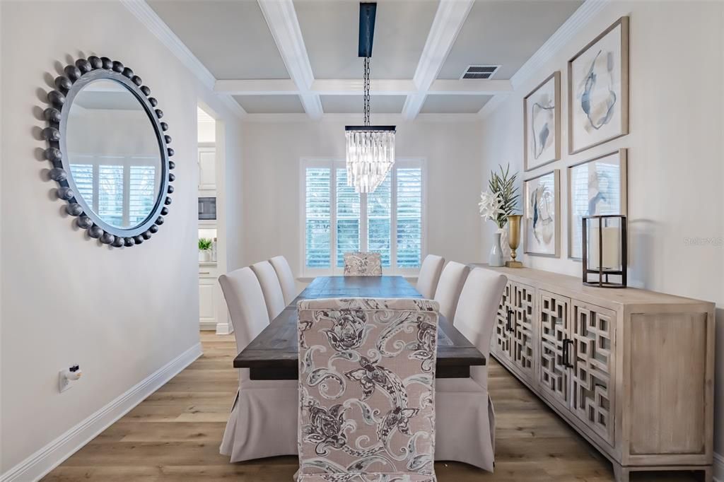 На продажу: $1,075,000 (6 спален, 5 ванн, 4094 Квадратных фут)