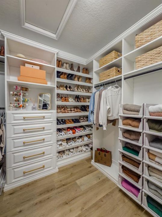 На продажу: $1,075,000 (6 спален, 5 ванн, 4094 Квадратных фут)