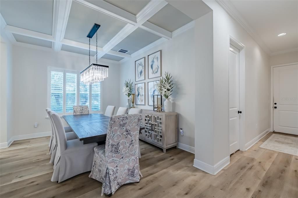 На продажу: $1,075,000 (6 спален, 5 ванн, 4094 Квадратных фут)