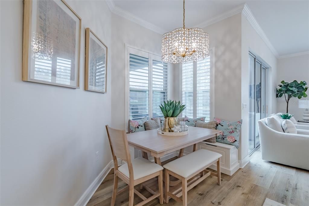 На продажу: $1,075,000 (6 спален, 5 ванн, 4094 Квадратных фут)