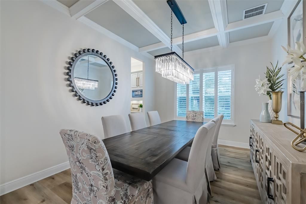 На продажу: $1,075,000 (6 спален, 5 ванн, 4094 Квадратных фут)