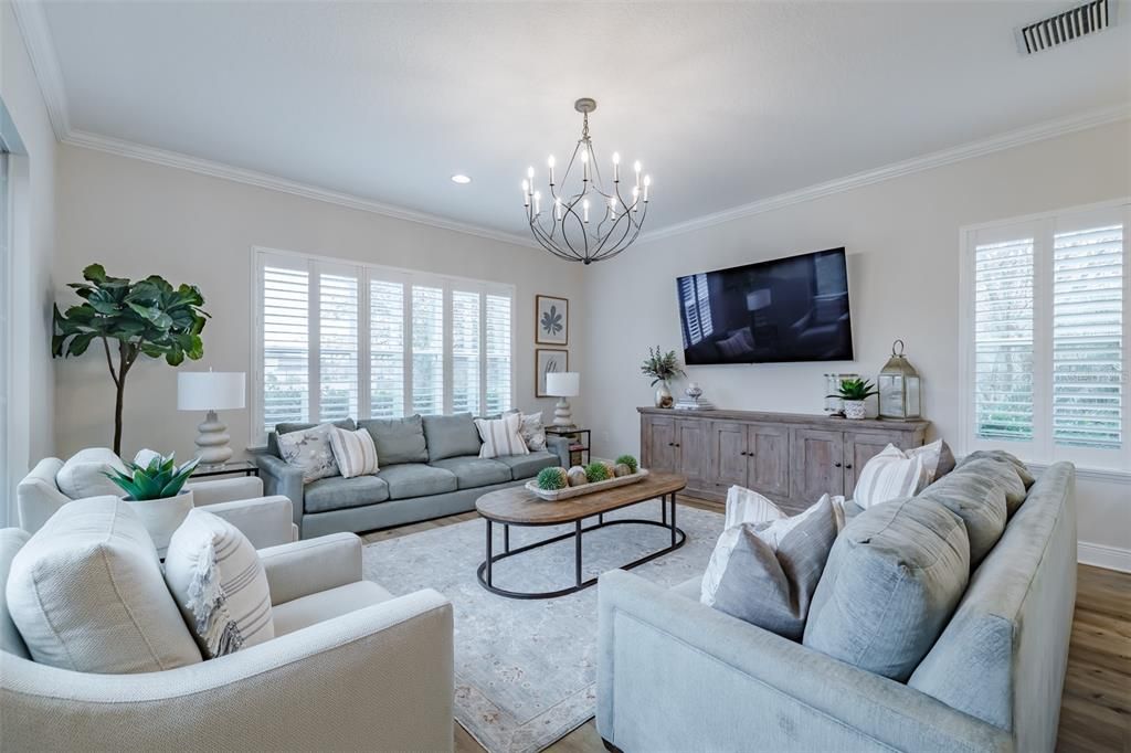 На продажу: $1,075,000 (6 спален, 5 ванн, 4094 Квадратных фут)