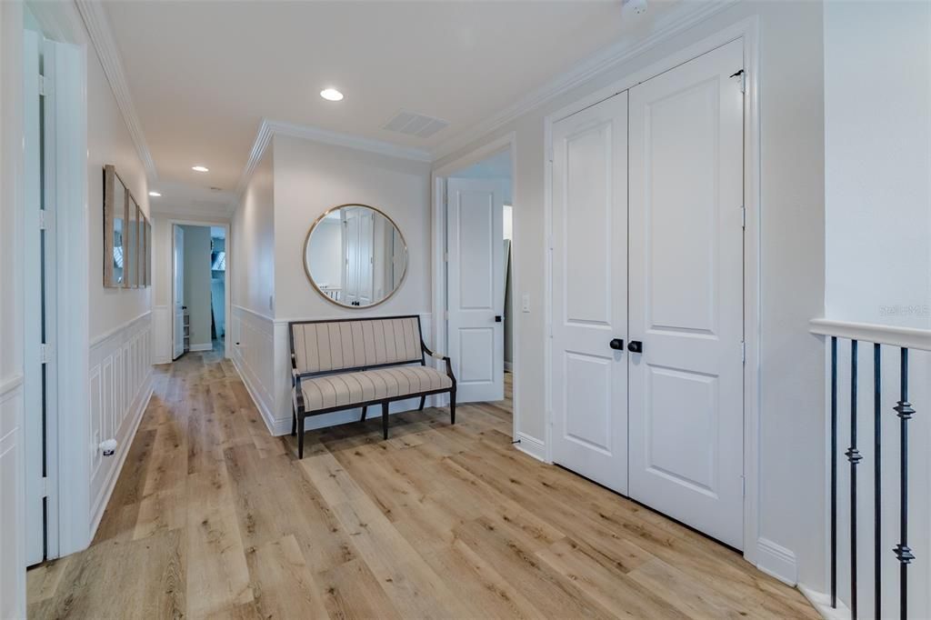 На продажу: $1,075,000 (6 спален, 5 ванн, 4094 Квадратных фут)