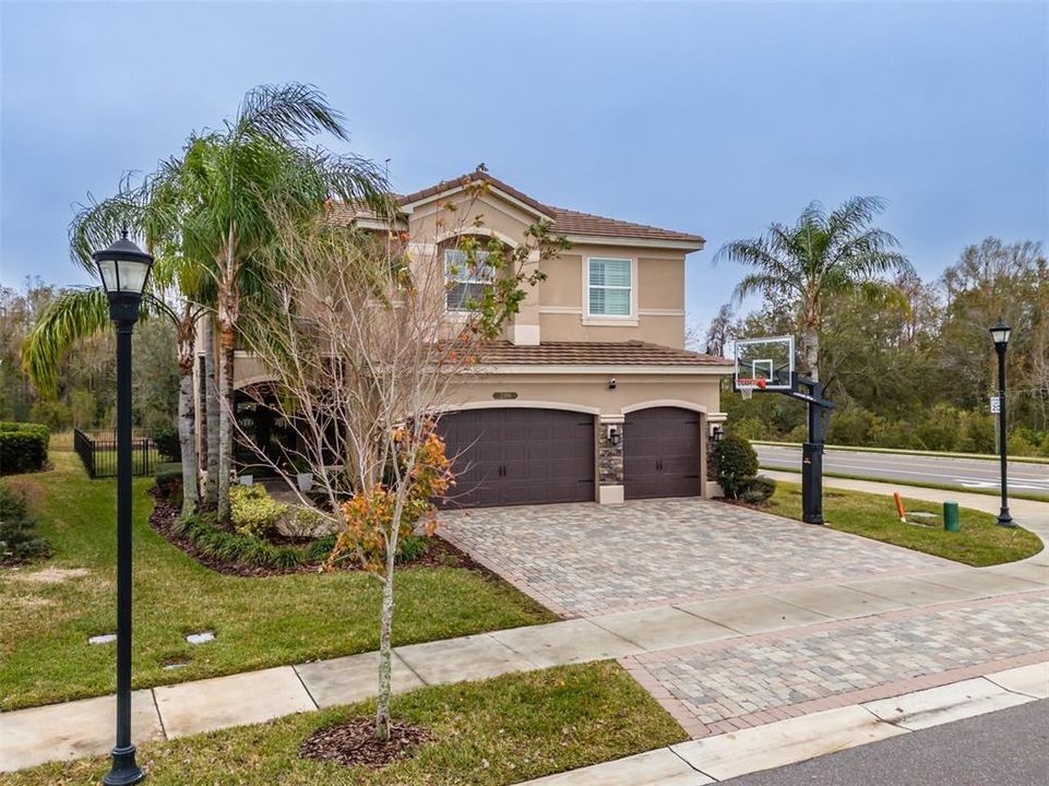 На продажу: $1,075,000 (6 спален, 5 ванн, 4094 Квадратных фут)