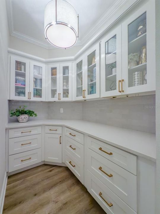 На продажу: $1,075,000 (6 спален, 5 ванн, 4094 Квадратных фут)