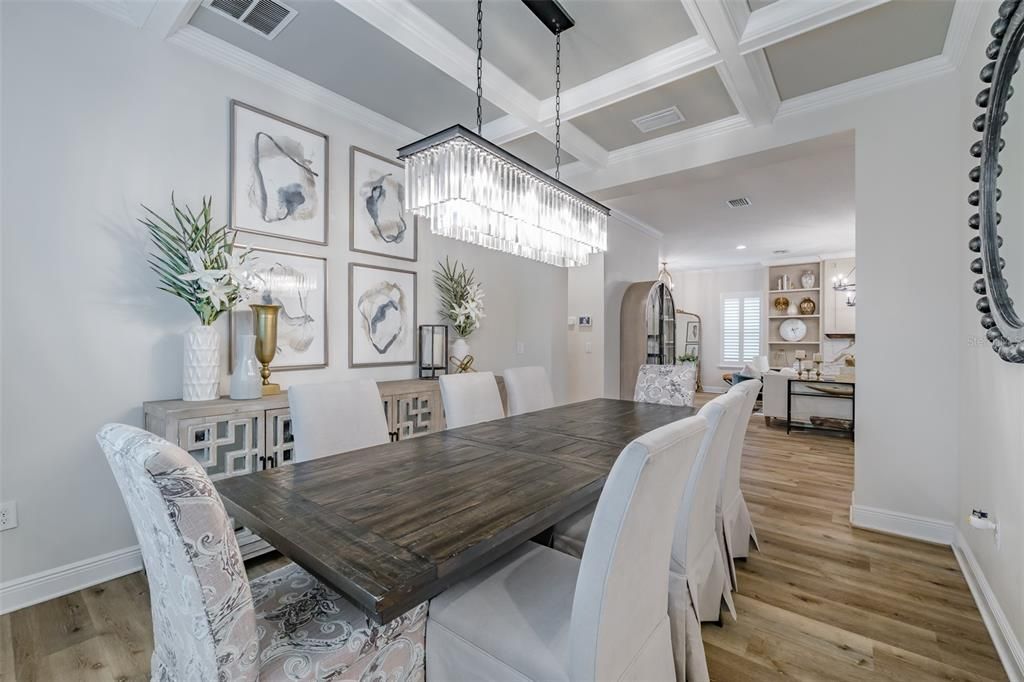 На продажу: $1,075,000 (6 спален, 5 ванн, 4094 Квадратных фут)