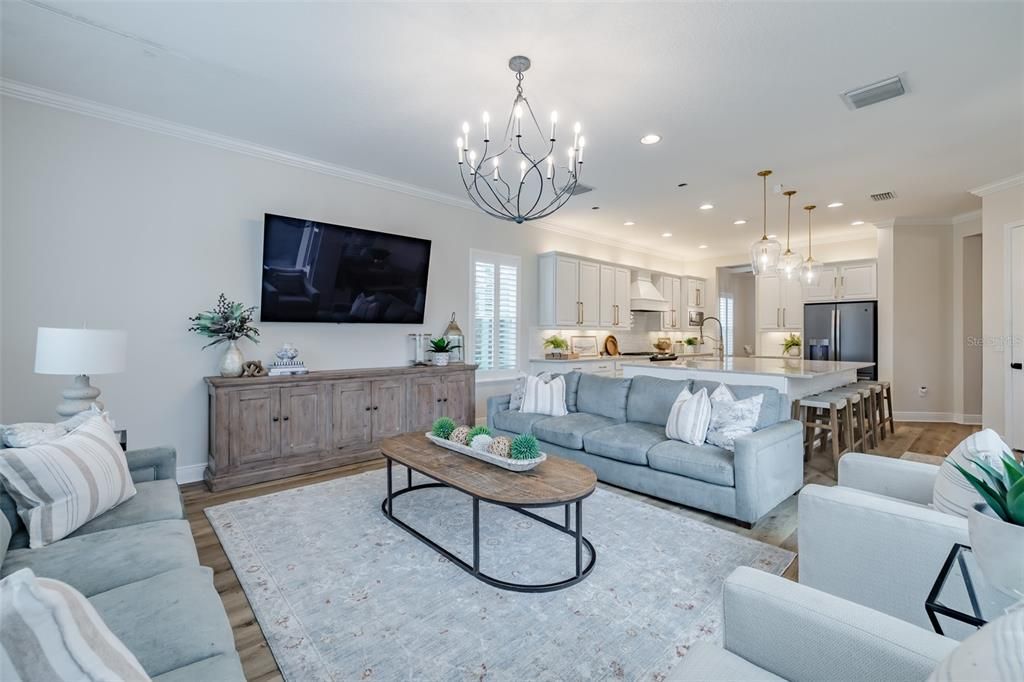 На продажу: $1,075,000 (6 спален, 5 ванн, 4094 Квадратных фут)