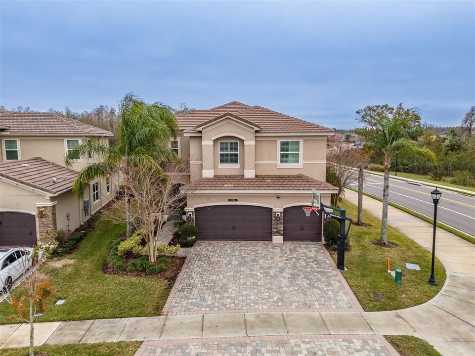 На продажу: $1,075,000 (6 спален, 5 ванн, 4094 Квадратных фут)