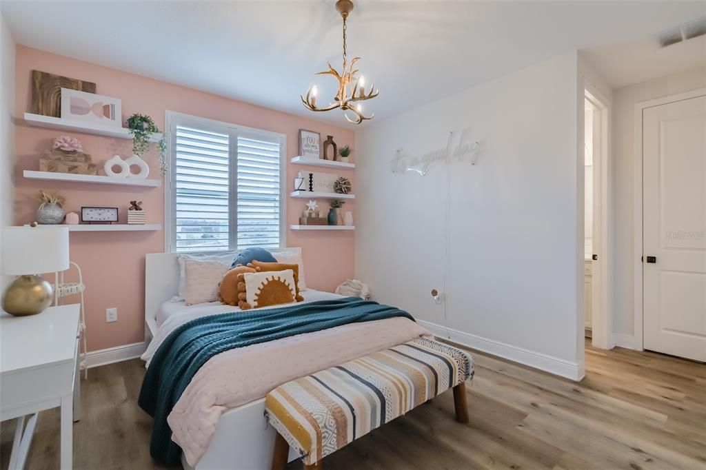 На продажу: $1,075,000 (6 спален, 5 ванн, 4094 Квадратных фут)