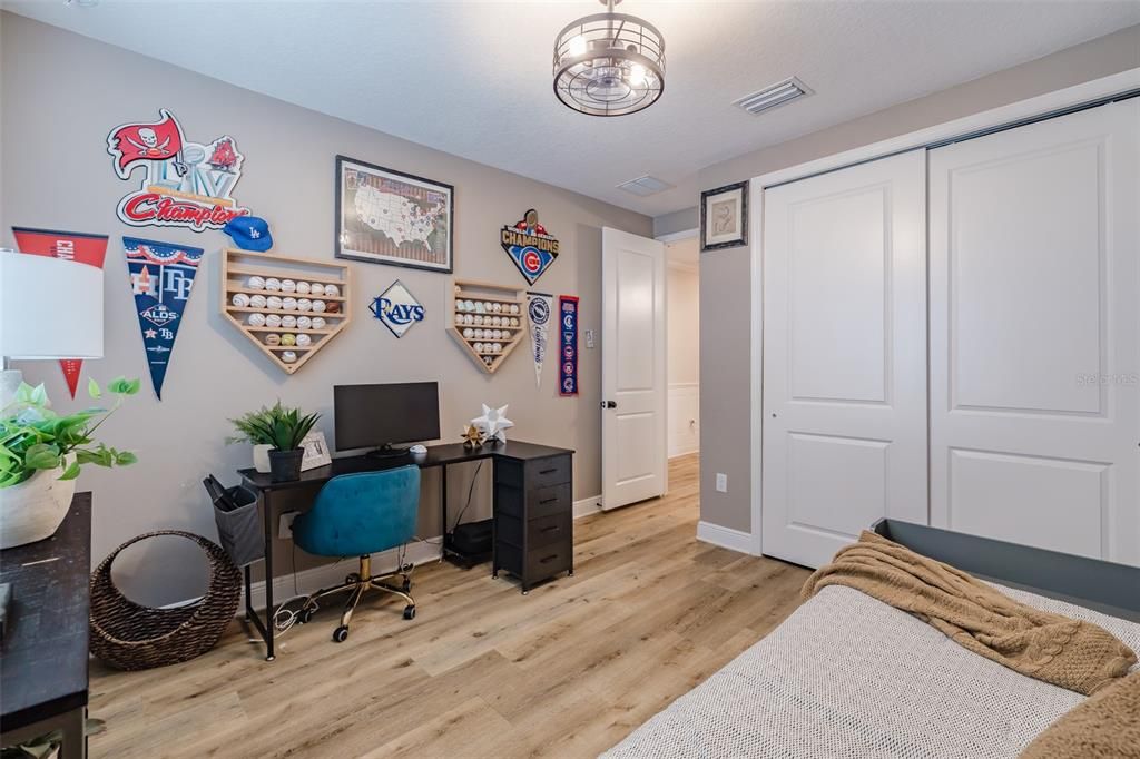 На продажу: $1,075,000 (6 спален, 5 ванн, 4094 Квадратных фут)