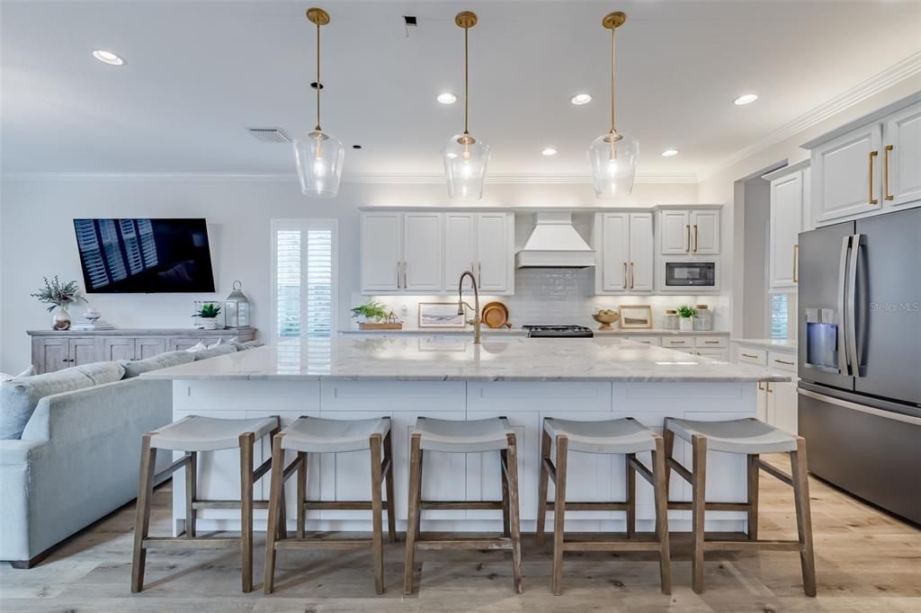 На продажу: $1,075,000 (6 спален, 5 ванн, 4094 Квадратных фут)