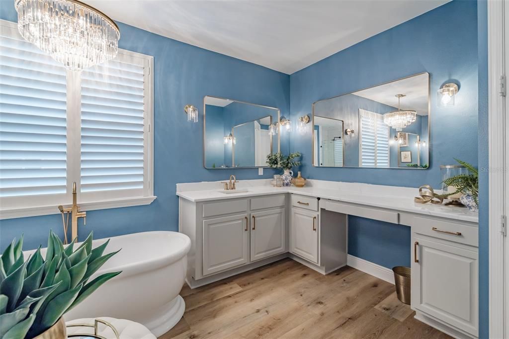 На продажу: $1,075,000 (6 спален, 5 ванн, 4094 Квадратных фут)