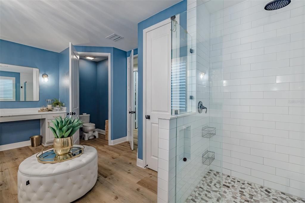 На продажу: $1,075,000 (6 спален, 5 ванн, 4094 Квадратных фут)