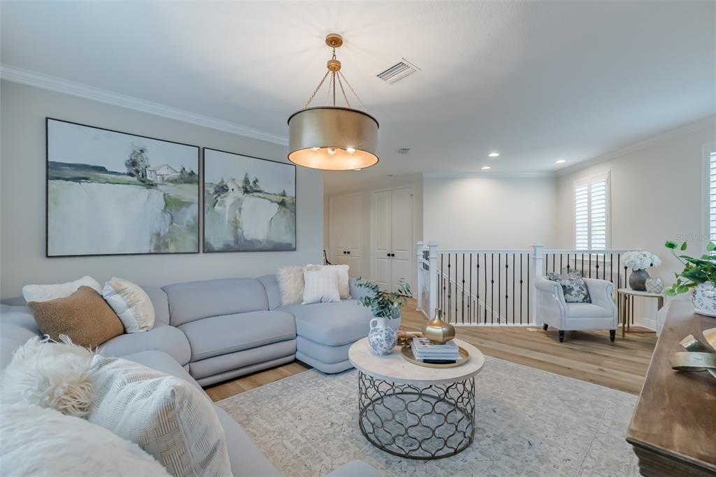 На продажу: $1,075,000 (6 спален, 5 ванн, 4094 Квадратных фут)