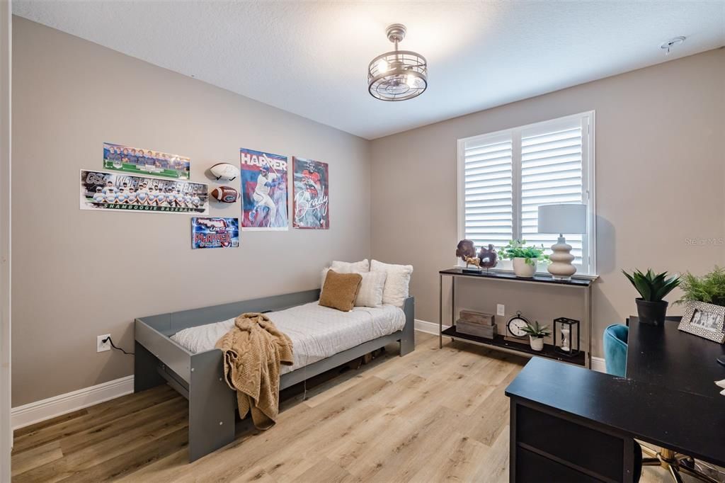 На продажу: $1,075,000 (6 спален, 5 ванн, 4094 Квадратных фут)