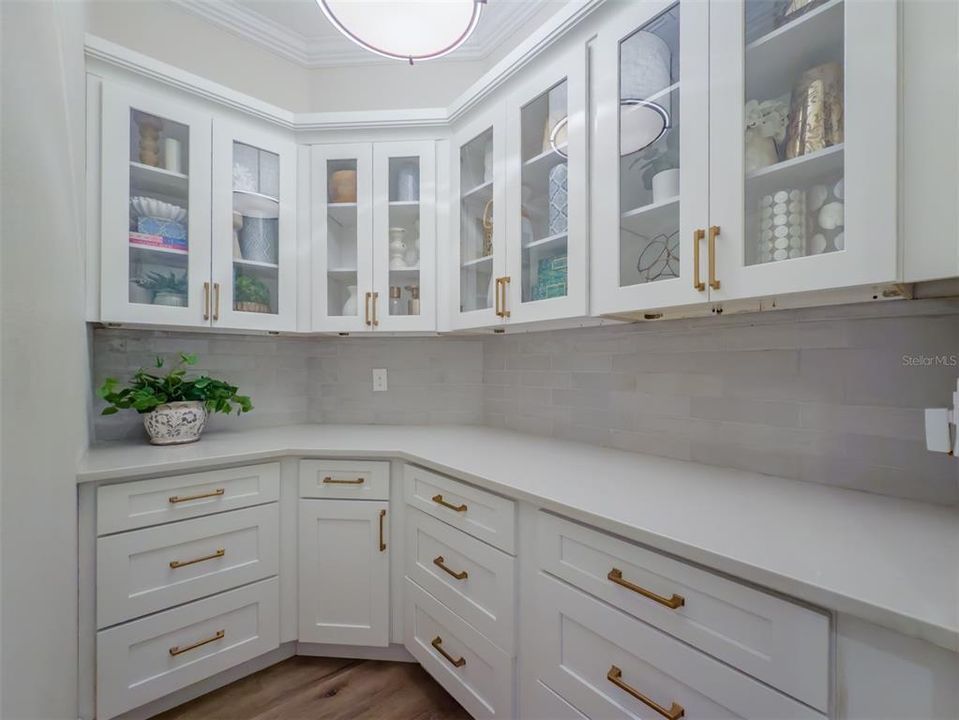 На продажу: $1,075,000 (6 спален, 5 ванн, 4094 Квадратных фут)