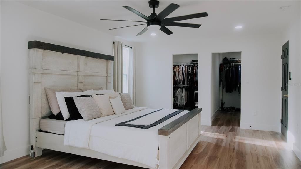 For Sale: $340,999 (3 beds, 2 baths, 1920 Square Feet)