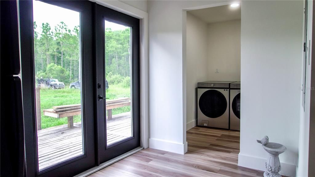 For Sale: $340,999 (3 beds, 2 baths, 1920 Square Feet)