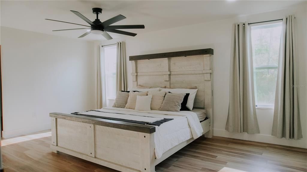 For Sale: $340,999 (3 beds, 2 baths, 1920 Square Feet)