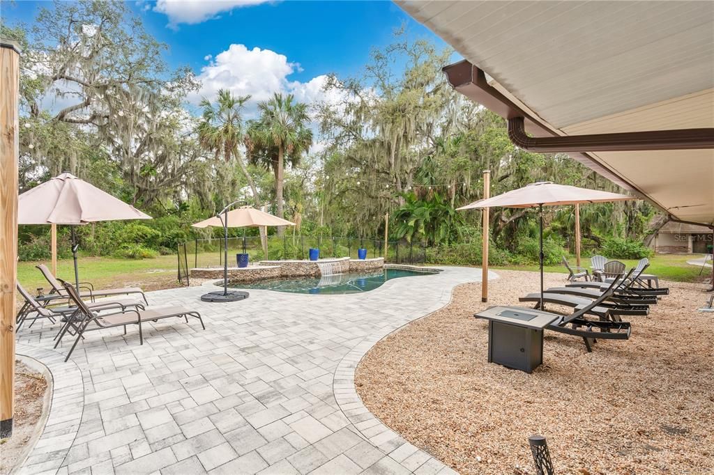 For Sale: $1,100,000 (6 beds, 5 baths, 3569 Square Feet)